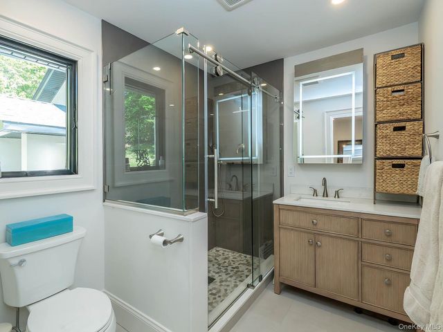 20 The Hollows S, Muttontown, NY 11732