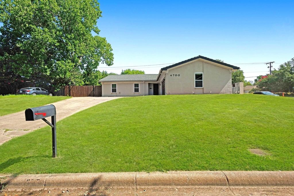 4700 Cinnamon Hill Drive, Fort Worth, TX 76133