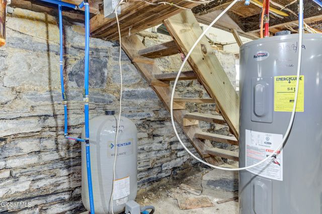 6241 NY-30, Amsterdam, NY 12010