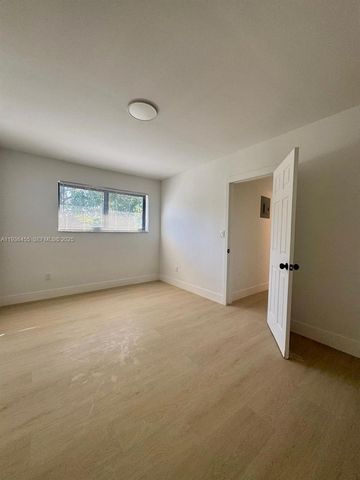 7535 NE 2nd Ct 6, Miami, FL 33138