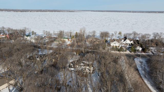 1111 S Shore Drive, Detroit Lakes, MN 56501