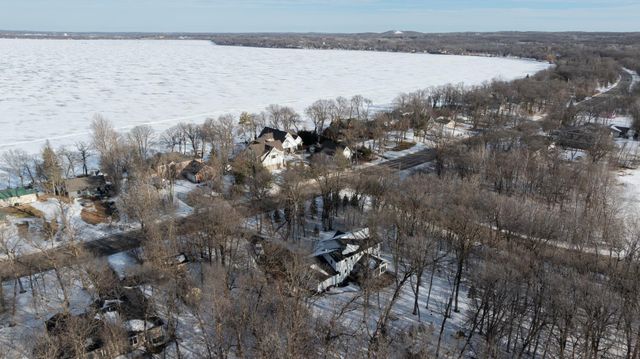 1111 S Shore Drive, Detroit Lakes, MN 56501