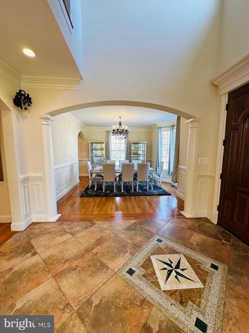 6413 DIVINE ST, Mclean, VA 22101