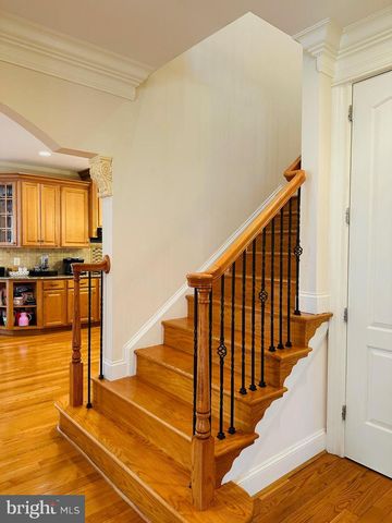 6413 DIVINE ST, Mclean, VA 22101