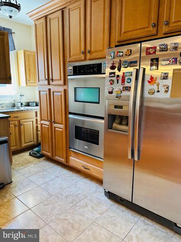 6413 DIVINE ST, Mclean, VA 22101