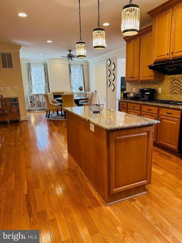 6413 DIVINE ST, Mclean, VA 22101