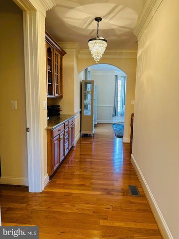 6413 DIVINE ST, Mclean, VA 22101