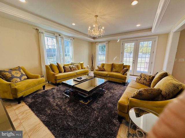 6413 DIVINE ST, Mclean, VA 22101