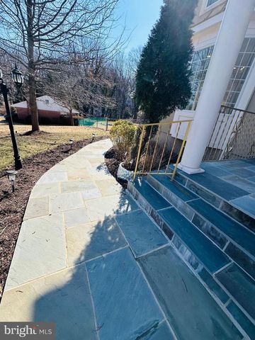 6413 DIVINE ST, Mclean, VA 22101