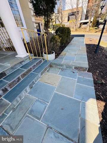 6413 DIVINE ST, Mclean, VA 22101