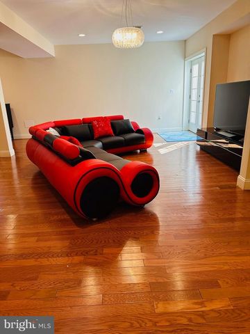 6413 DIVINE ST, Mclean, VA 22101