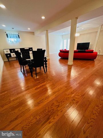 6413 DIVINE ST, Mclean, VA 22101