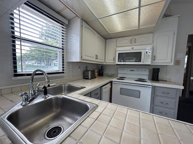 308 State Route 286 Unit 102, Seabrook, NH 03874