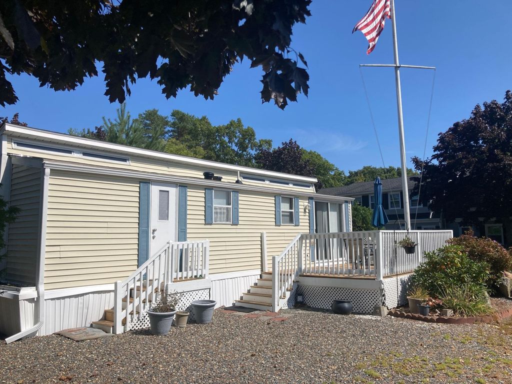 308 State Route 286 Unit 102, Seabrook, NH 03874