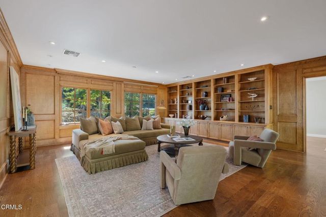 250 N San Rafael Avenue, Pasadena, CA 91105