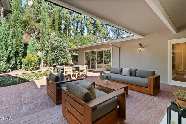 250 N San Rafael Avenue, Pasadena, CA 91105