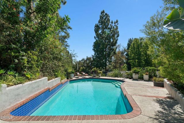 250 N San Rafael Avenue, Pasadena, CA 91105