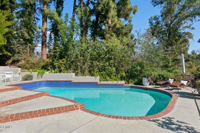 250 N San Rafael Avenue, Pasadena, CA 91105