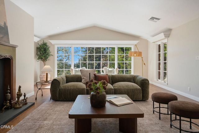 250 N San Rafael Avenue, Pasadena, CA 91105