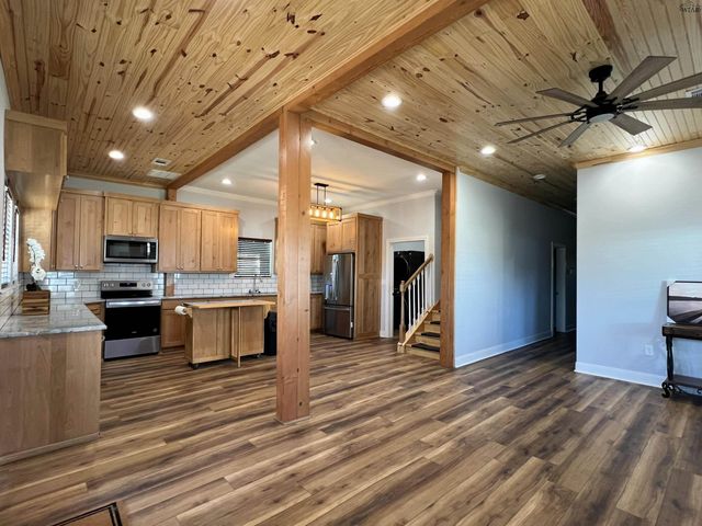 724 FRANKLIN STREET, Bellevue, TX 76228