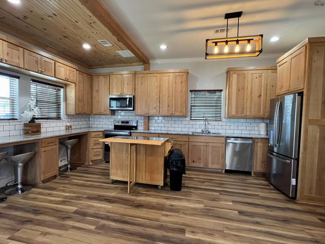 724 FRANKLIN STREET, Bellevue, TX 76228