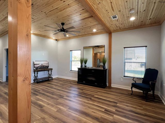 724 FRANKLIN STREET, Bellevue, TX 76228