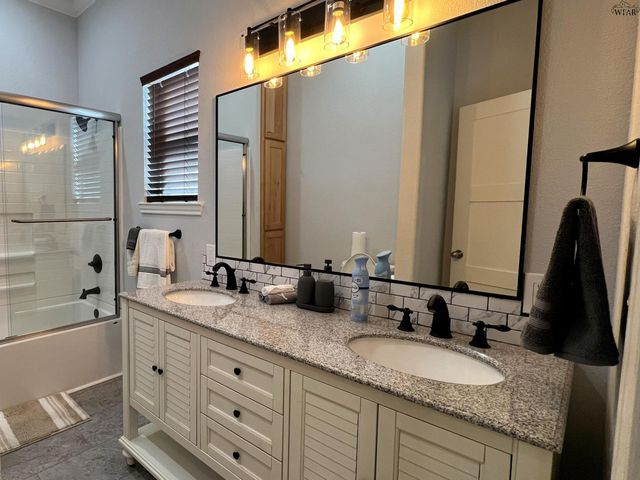 724 FRANKLIN STREET, Bellevue, TX 76228