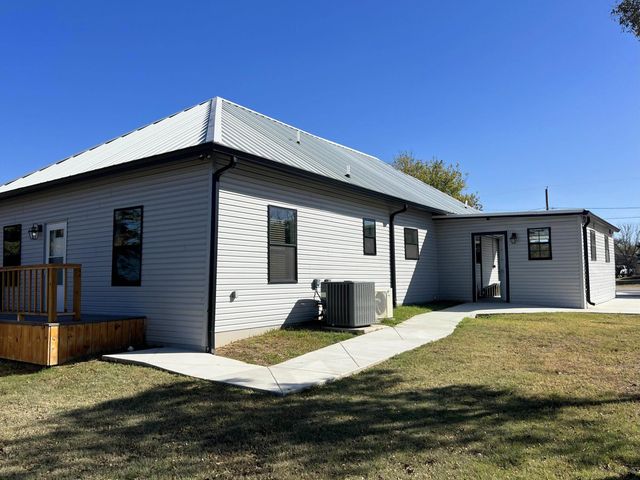 724 FRANKLIN STREET, Bellevue, TX 76228