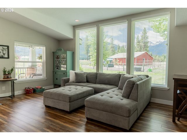 83440 RUSSELL Ln, Joseph, OR 97846