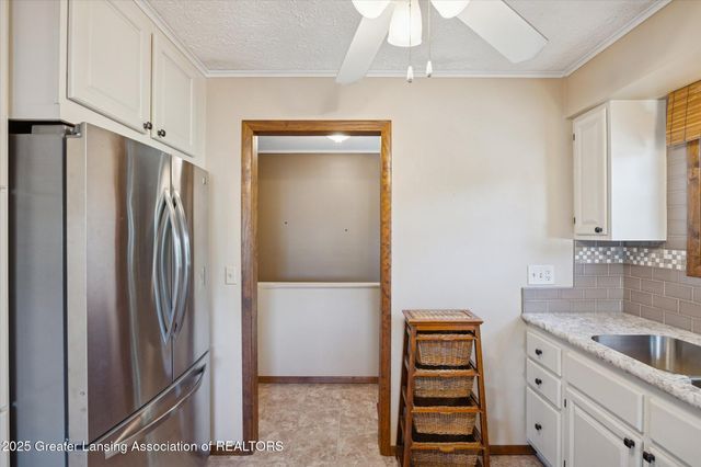 9520 Fenner Road, Perry, MI 48872