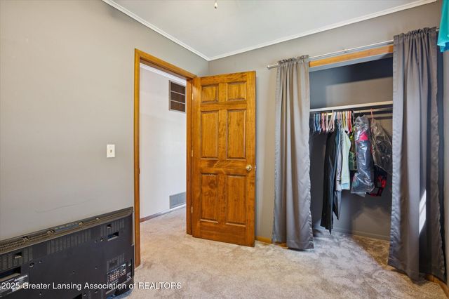 9520 Fenner Road, Perry, MI 48872