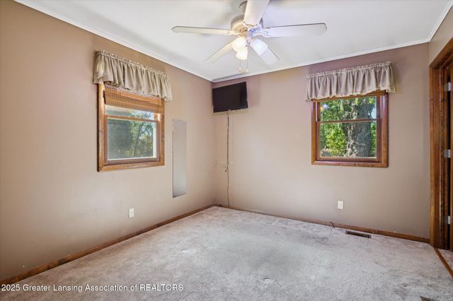 9520 Fenner Road, Perry, MI 48872