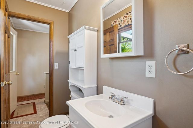 9520 Fenner Road, Perry, MI 48872