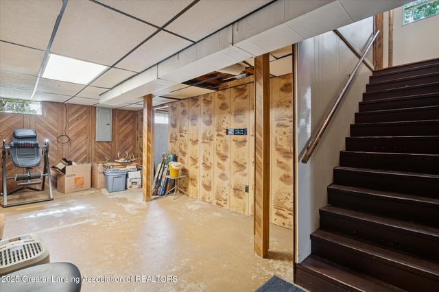 9520 Fenner Road, Perry, MI 48872