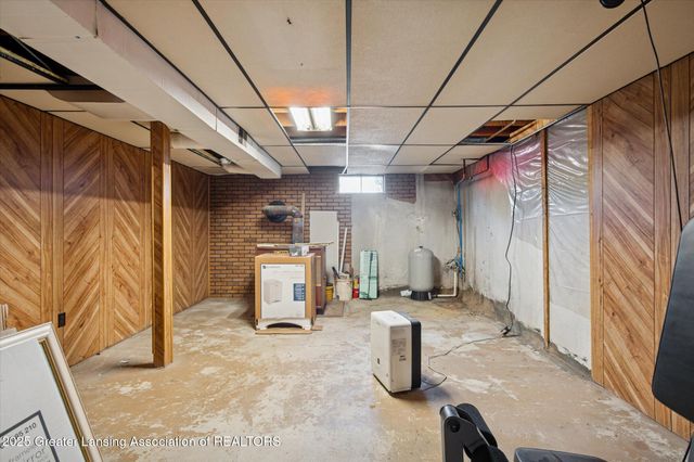 9520 Fenner Road, Perry, MI 48872