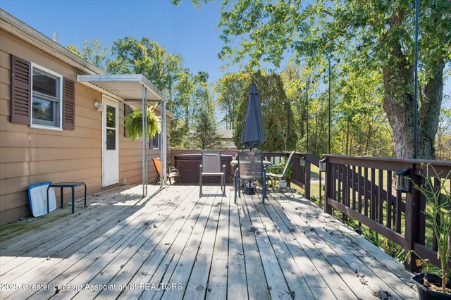 9520 Fenner Road, Perry, MI 48872