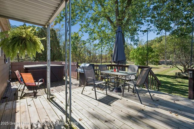 9520 Fenner Road, Perry, MI 48872