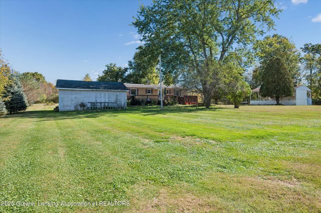 9520 Fenner Road, Perry, MI 48872