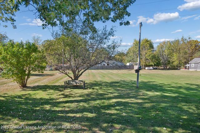 9520 Fenner Road, Perry, MI 48872