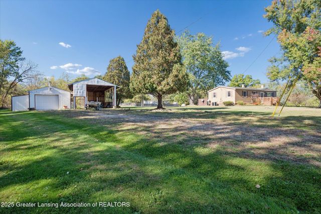 9520 Fenner Road, Perry, MI 48872