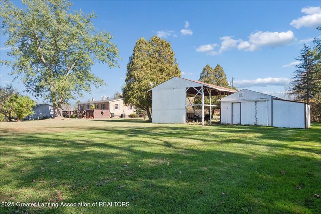 9520 Fenner Road, Perry, MI 48872