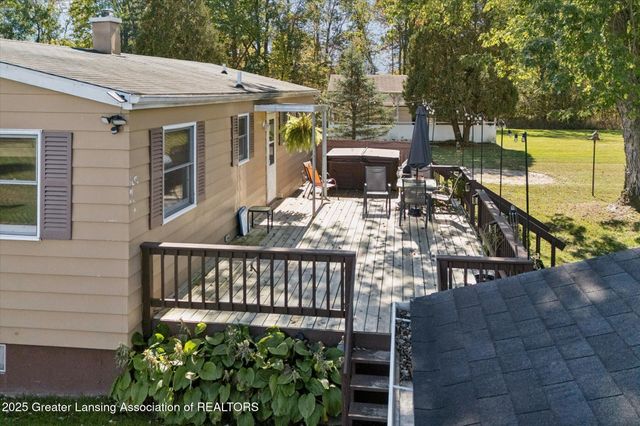 9520 Fenner Road, Perry, MI 48872