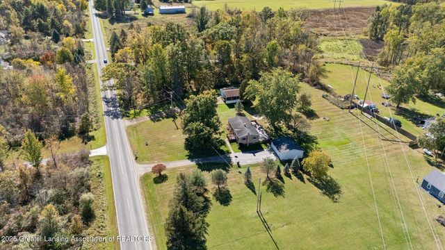 9520 Fenner Road, Perry, MI 48872