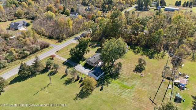 9520 Fenner Road, Perry, MI 48872