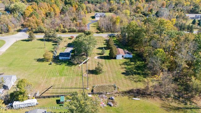 9520 Fenner Road, Perry, MI 48872
