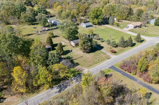 9520 Fenner Road, Perry, MI 48872