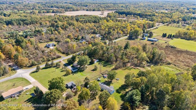 9520 Fenner Road, Perry, MI 48872