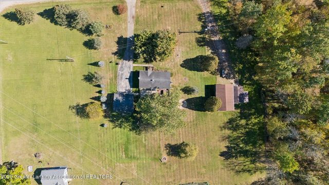 9520 Fenner Road, Perry, MI 48872