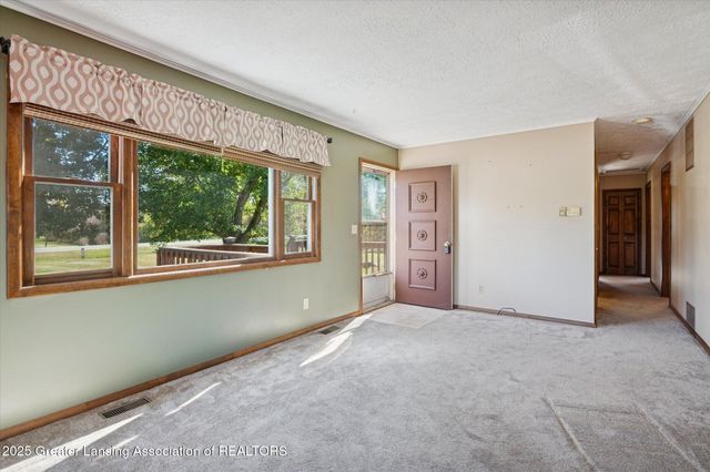 9520 Fenner Road, Perry, MI 48872