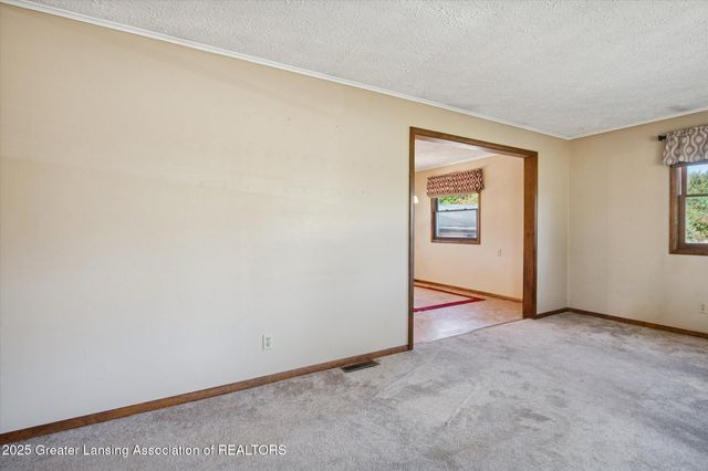 9520 Fenner Road, Perry, MI 48872